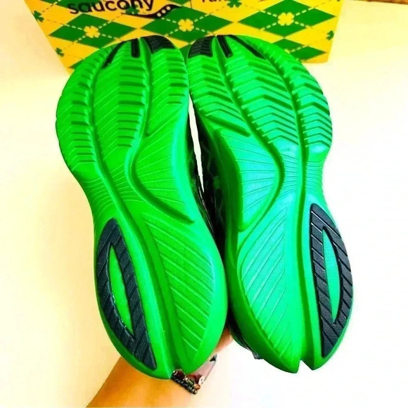 NIB Rare Men’s Limited Edition Shamrock Saucony
Kinvara 12 Sneakers main image 6